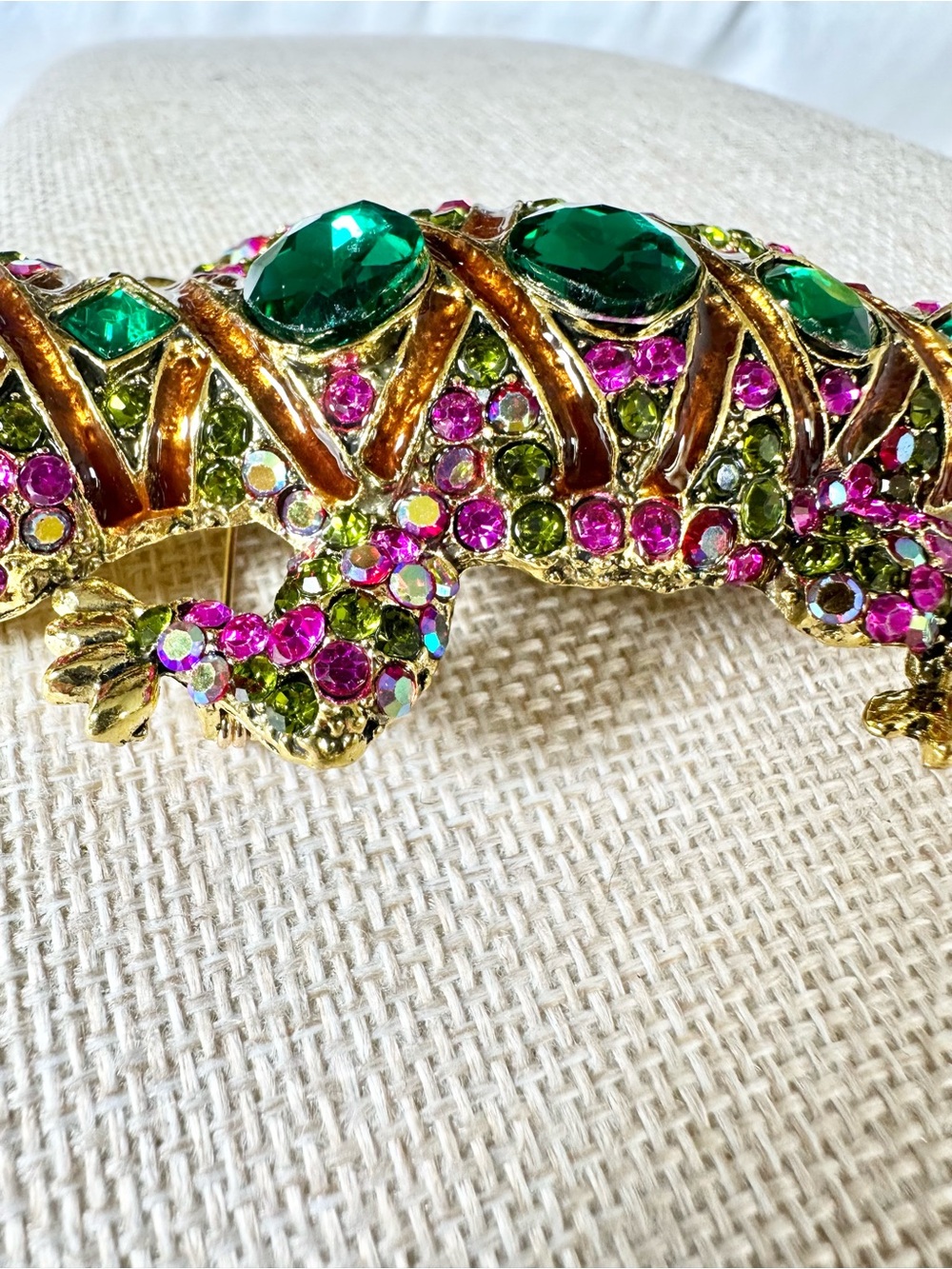 Chunky 5” Gold-Tone Green & Pink Crystal Alligator Brooch (High Quality/Weight) - Picture 11 of 13